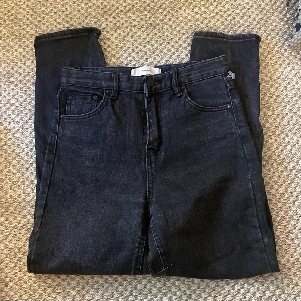 Black Skinny High Waited Jeans. DD
